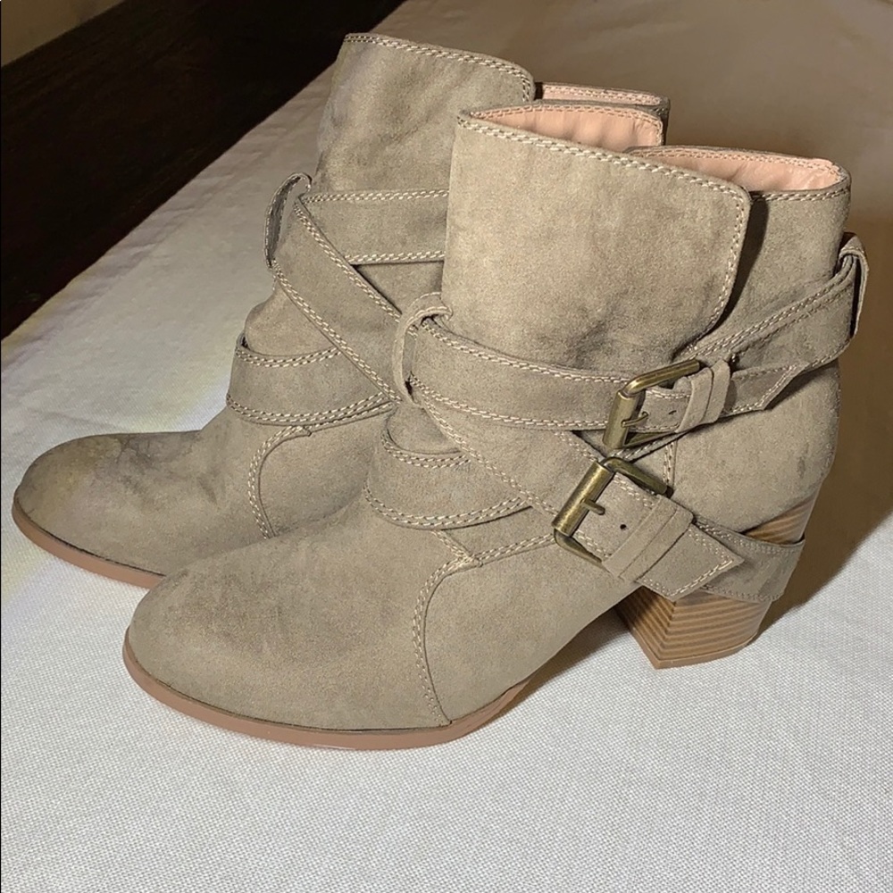 American Eagle Booties